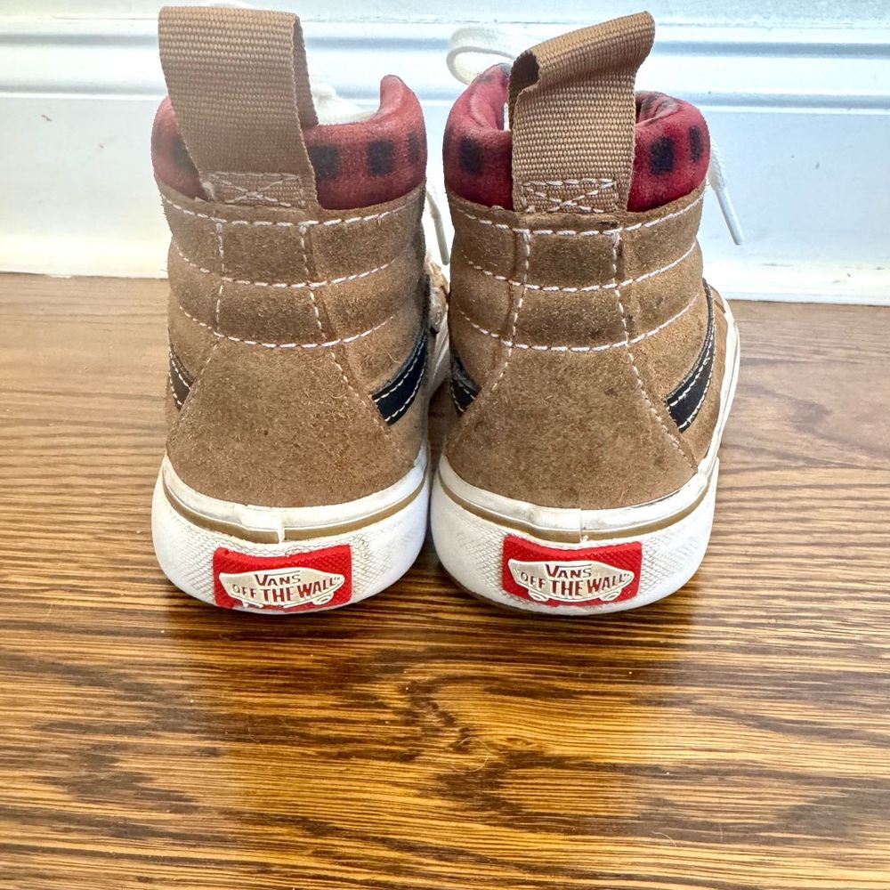 Vans Kids Sk8-Hi High-Top Sneakers Boot Made for the Elements Cold Weather - Picture 7 of 8